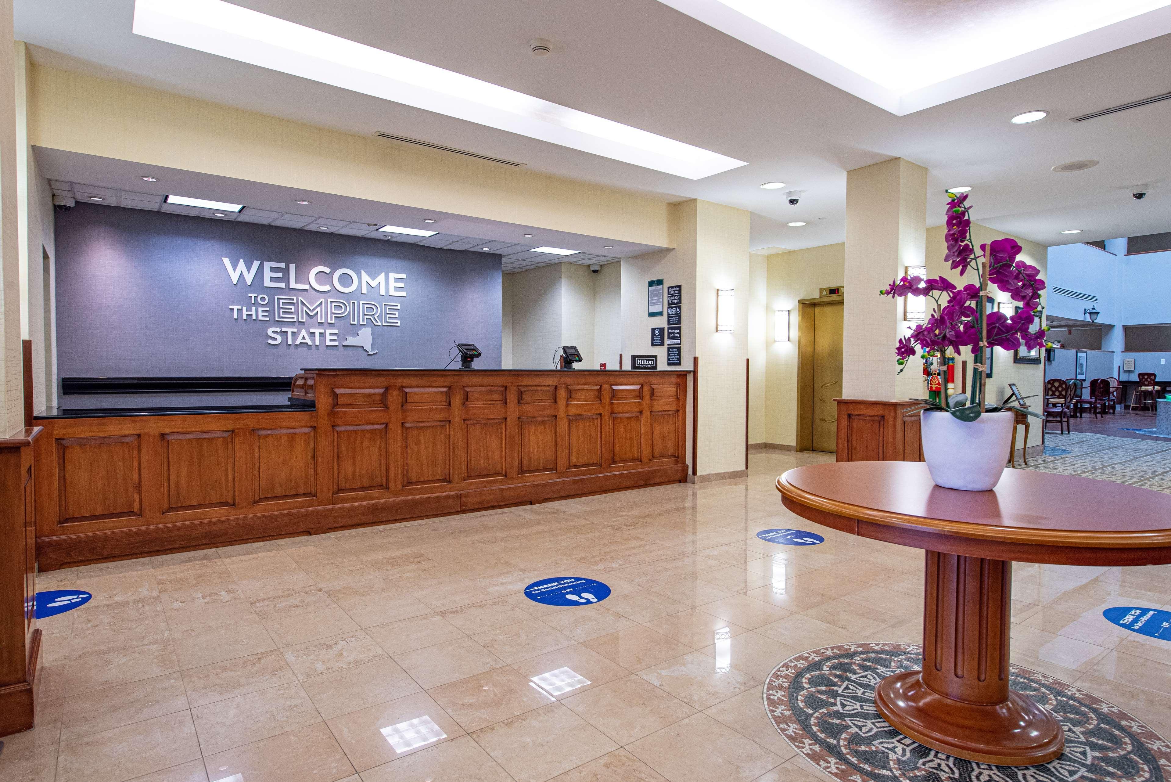 Hampton Inn & Suites By Hilton - Роквилл-Сентр Экстерьер фото