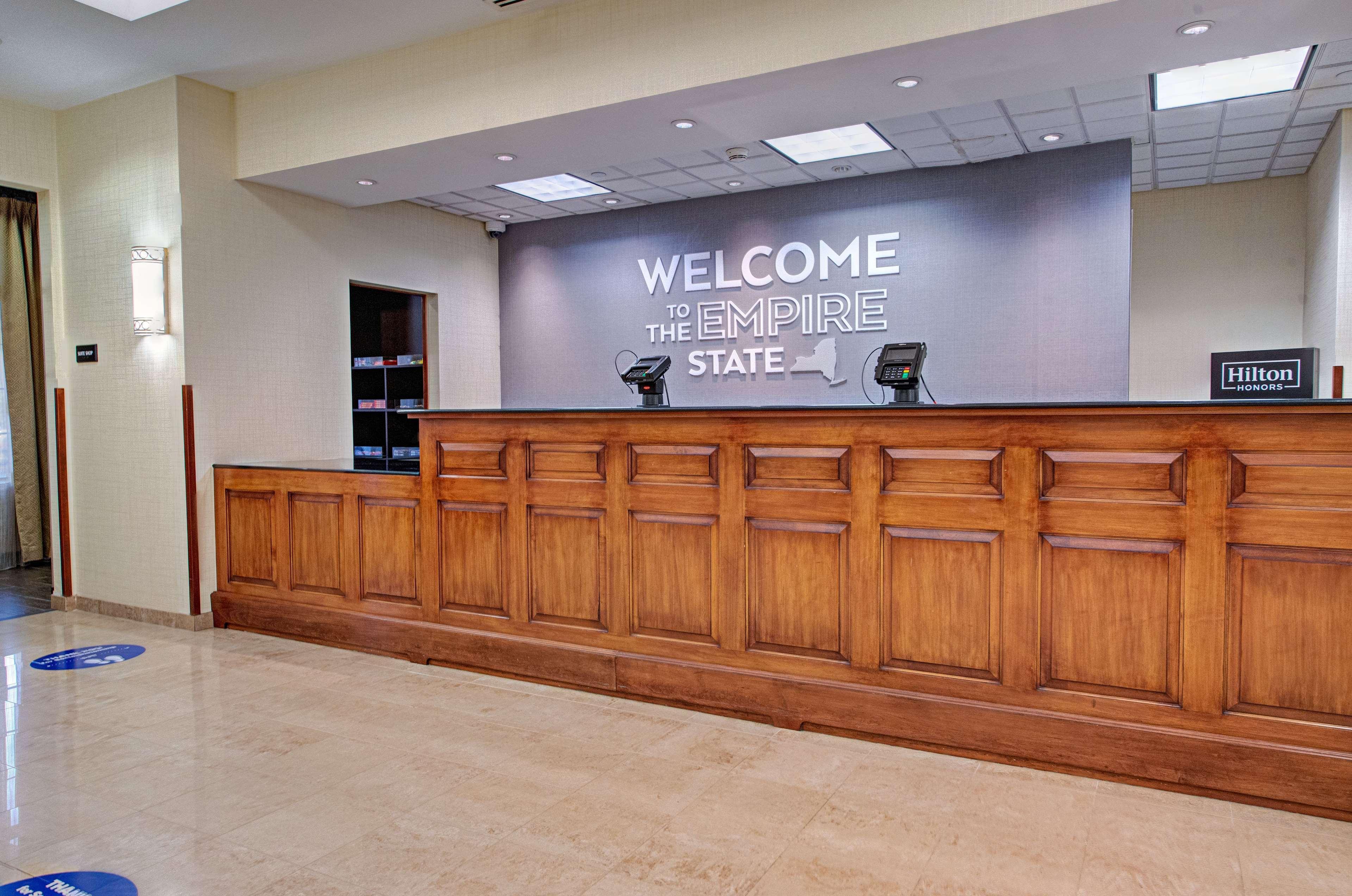 Hampton Inn & Suites By Hilton - Роквилл-Сентр Экстерьер фото