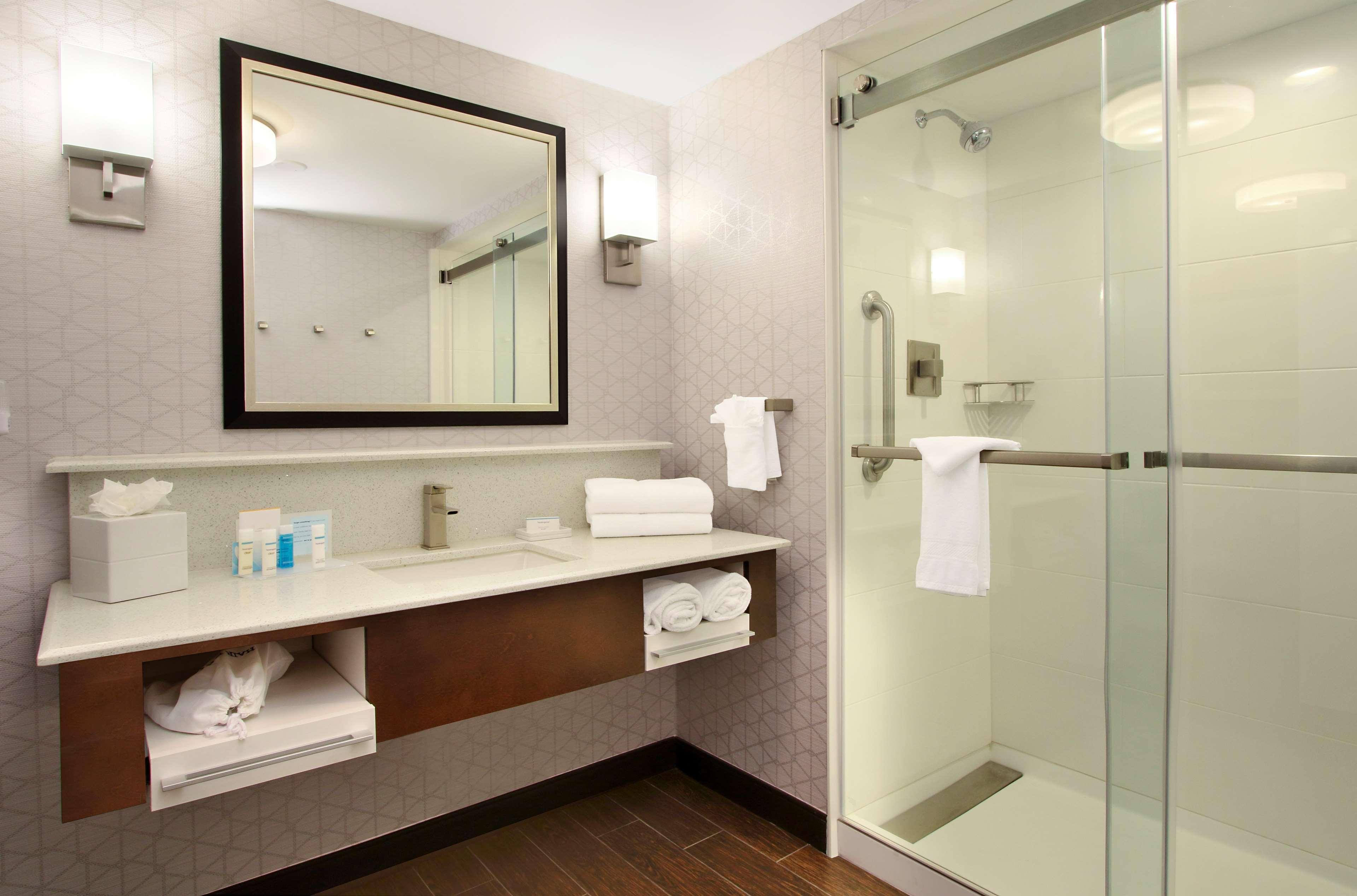 Hampton Inn & Suites By Hilton - Роквилл-Сентр Экстерьер фото