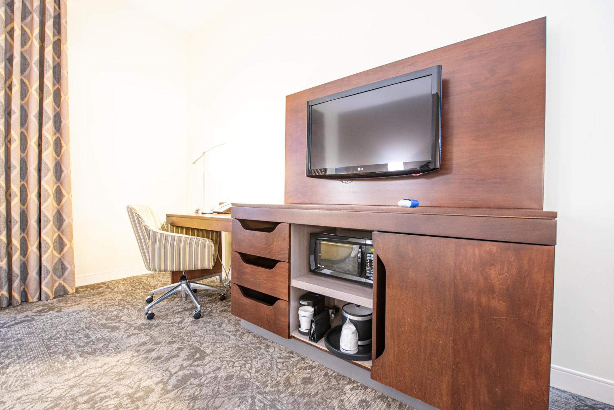 Hampton Inn & Suites By Hilton - Роквилл-Сентр Экстерьер фото