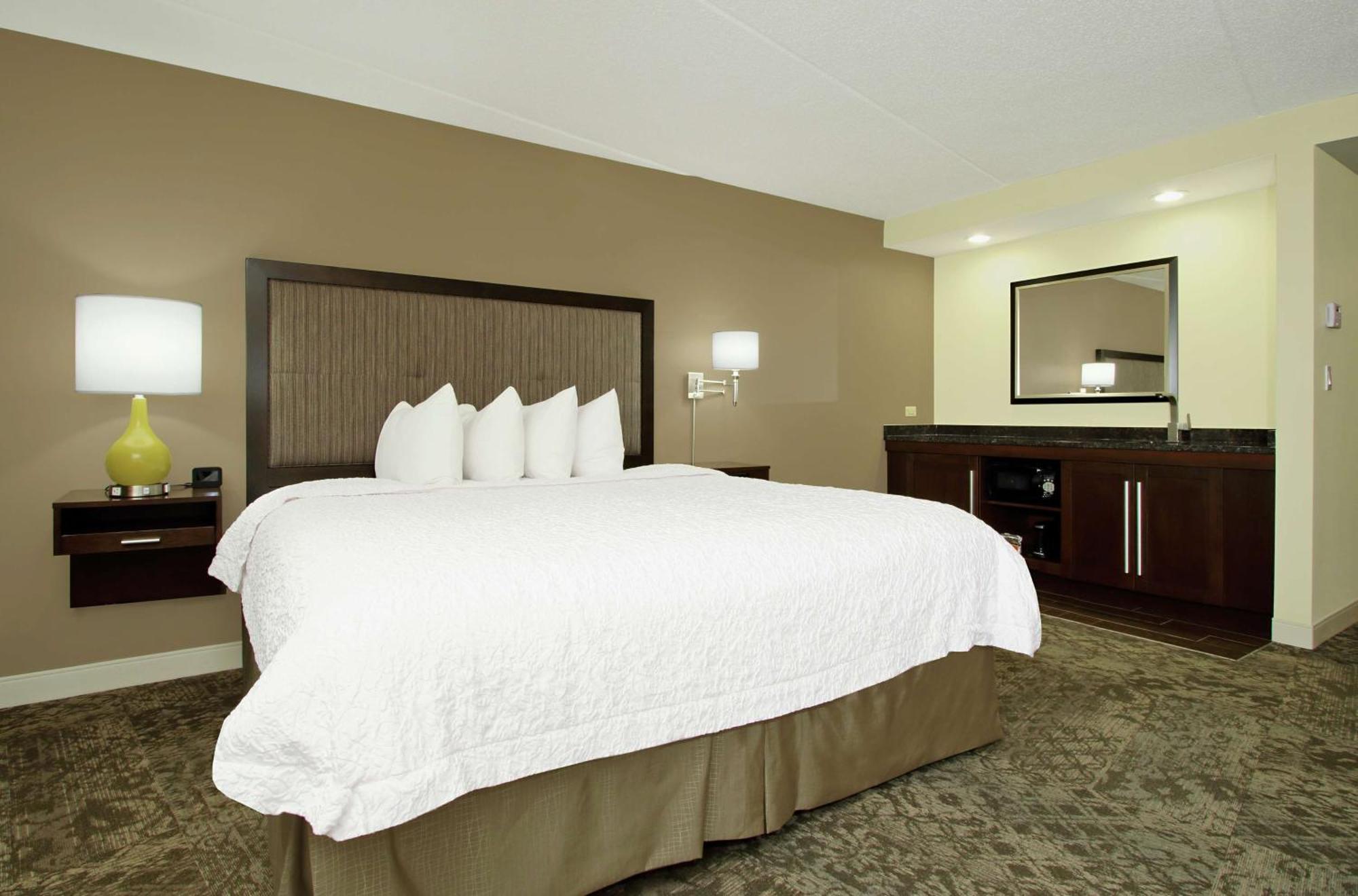 Hampton Inn & Suites By Hilton - Роквилл-Сентр Экстерьер фото