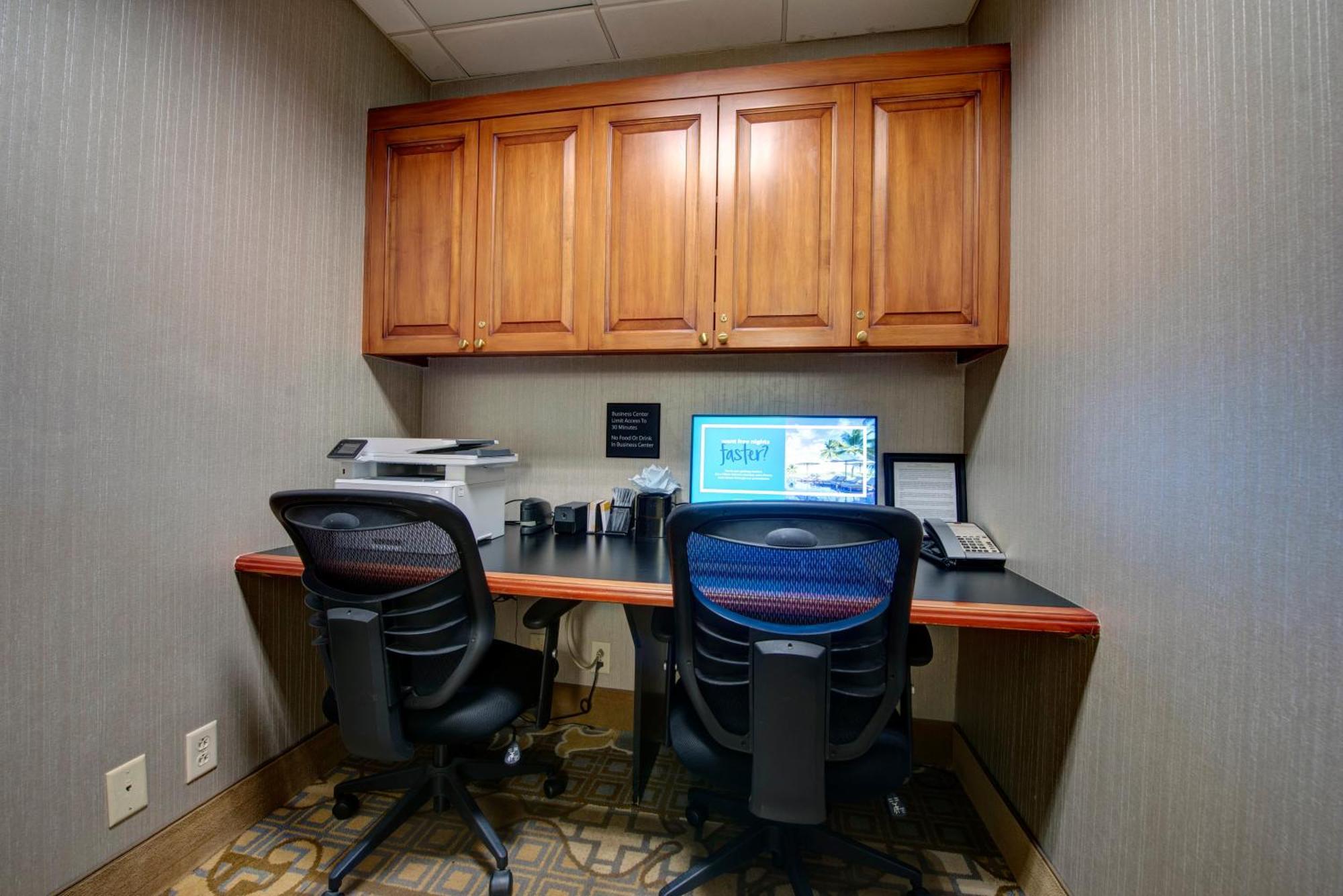 Hampton Inn & Suites By Hilton - Роквилл-Сентр Экстерьер фото